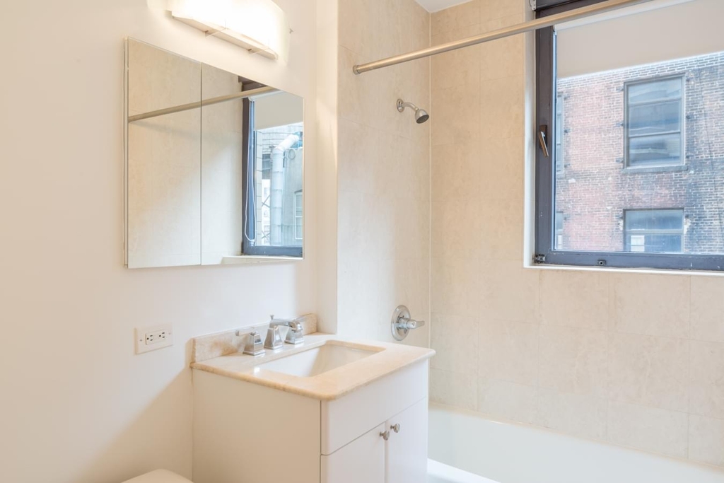 235 West 48th Street - Photo 5