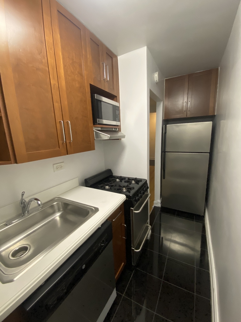 235 East 46th Street - Photo 2