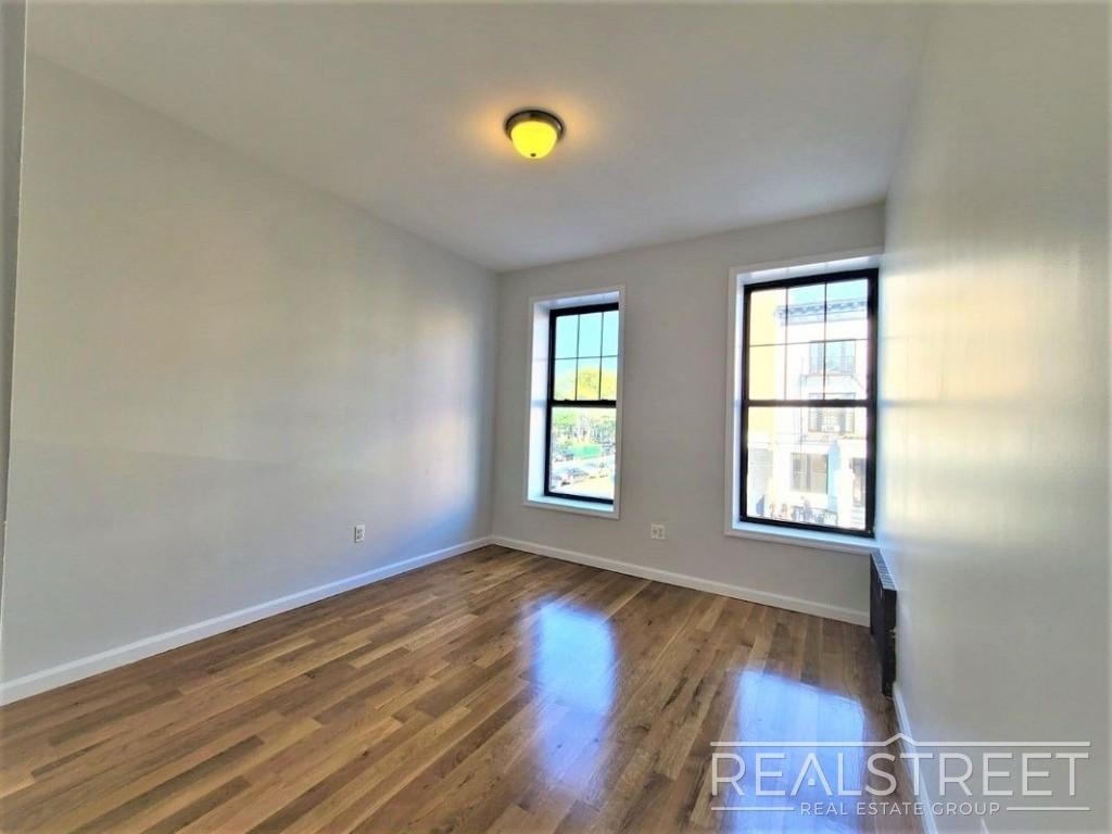 432 Rogers Ave - Photo 4