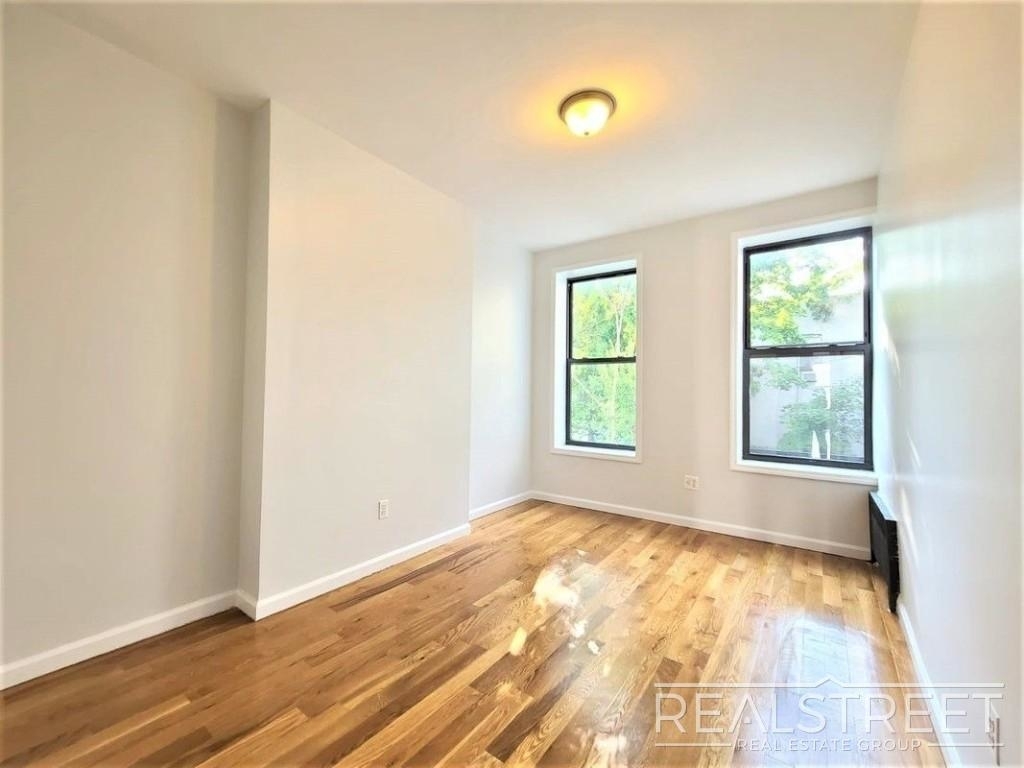 432 Rogers Ave - Photo 3