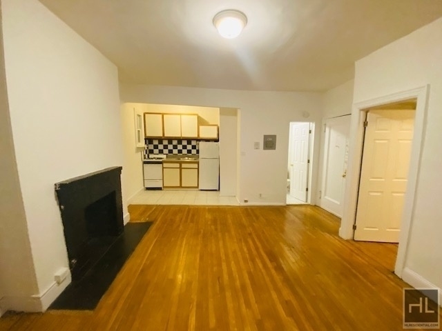 153 West 10th Street - Photo 2