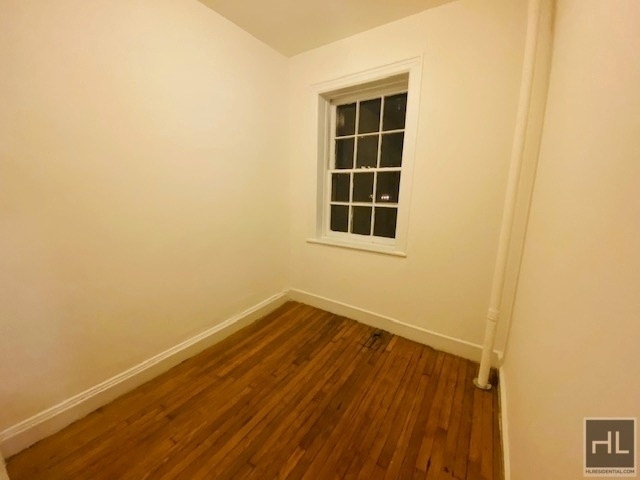 153 West 10th Street - Photo 4