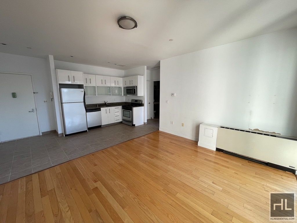 110 4 Avenue - Photo 1