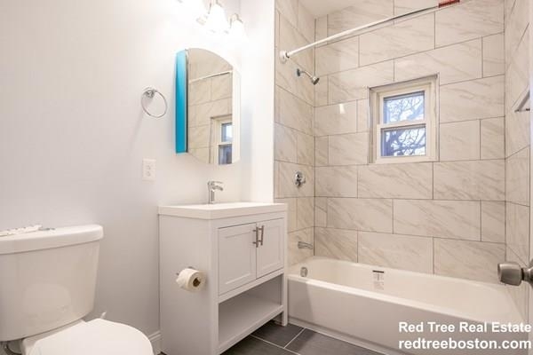 219 Bennington - Photo 4