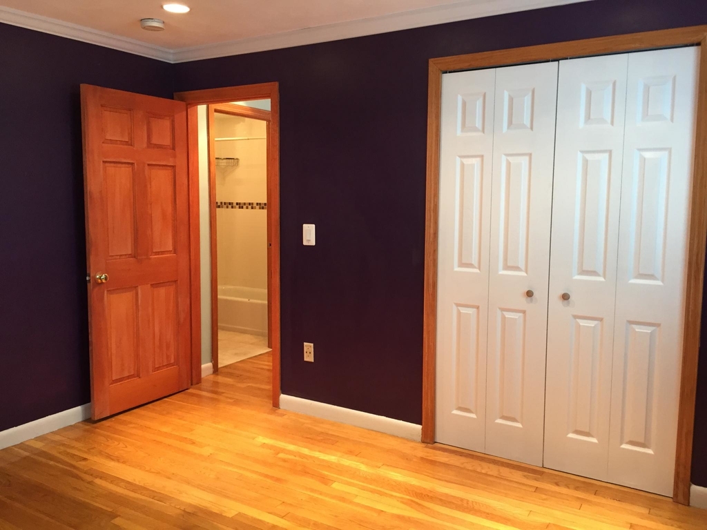 135 Inman St. - Photo 5