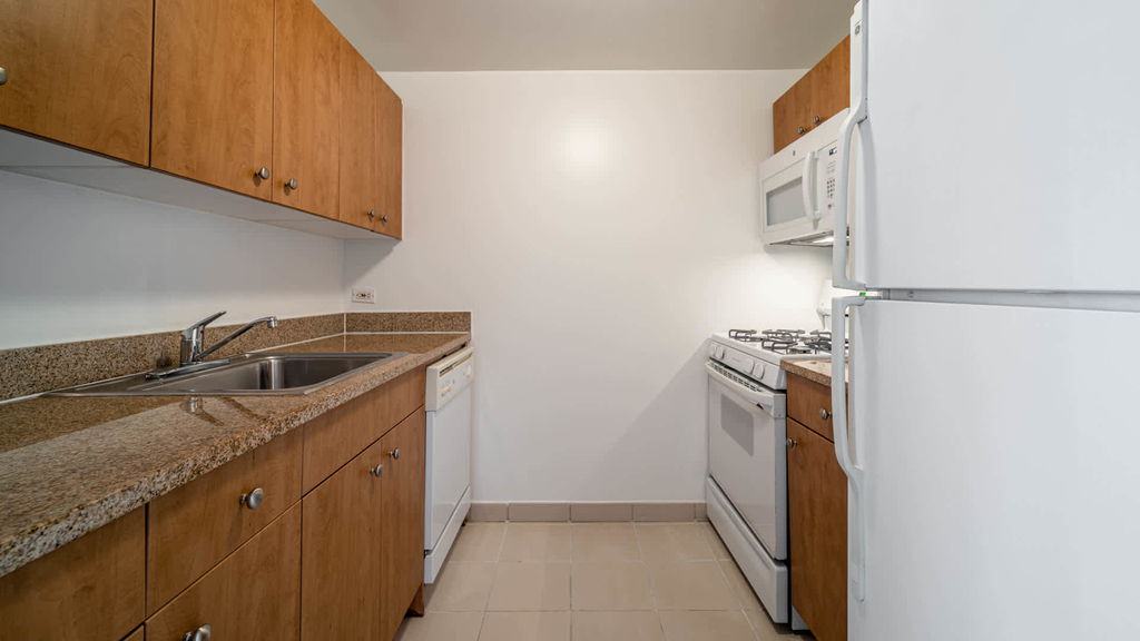 400 West 37th St - Photo 5