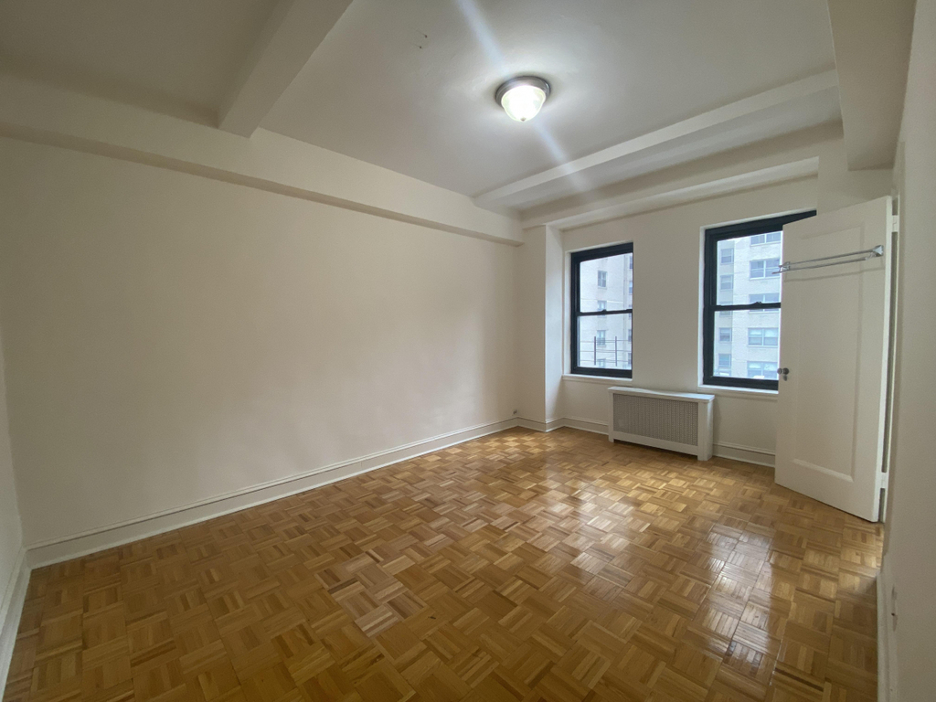 400 East 57th Street - Photo 3