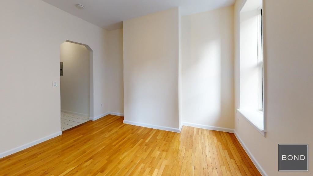 711 Second Avenue apt 4A - Photo 1