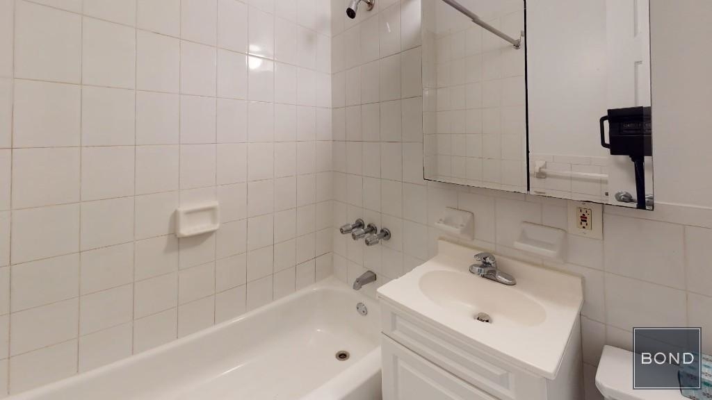 711 Second Avenue apt 4A - Photo 8