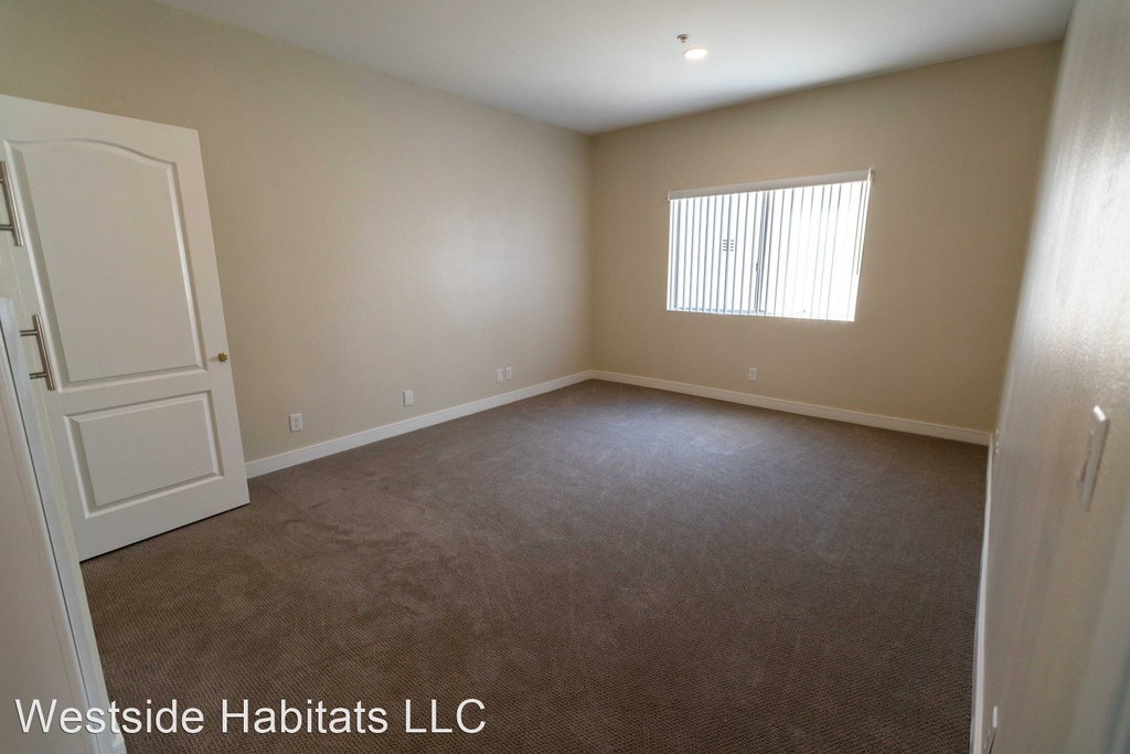 7057 Lanewood Ave - Photo 5