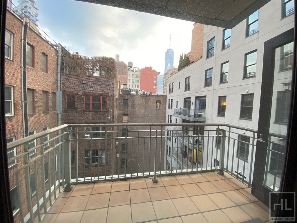 124 Hudson Street - Photo 2