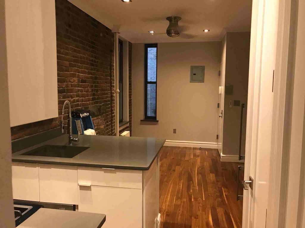 208 East 25th Street - Photo 11