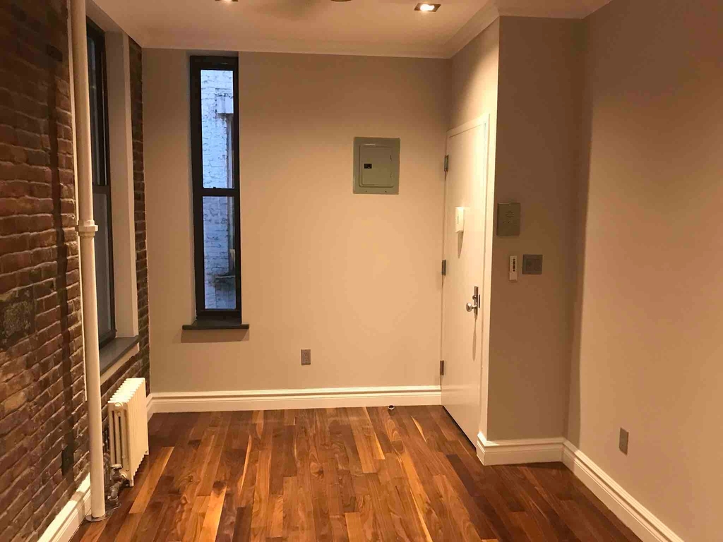 208 East 25th Street - Photo 10