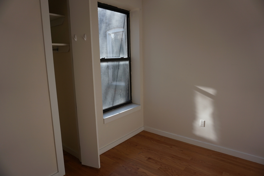 662 Park Place - Photo 2