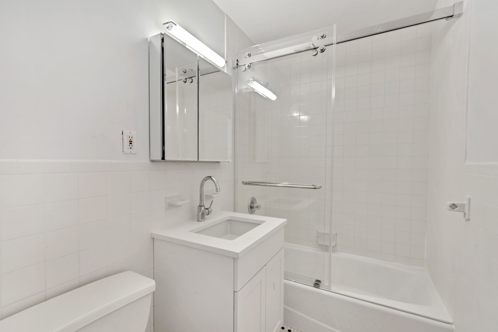 113 East 31st Street - Photo 4