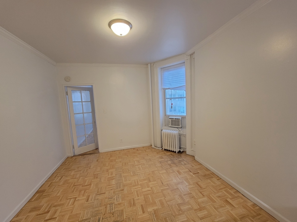 158 West 15th Street - Photo 0