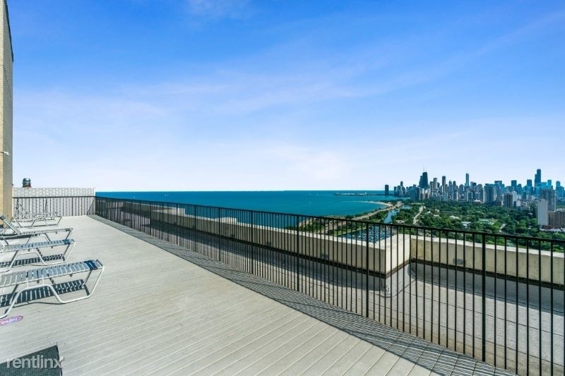 2800 North Lake Shore Drive West 2907 - Photo 17