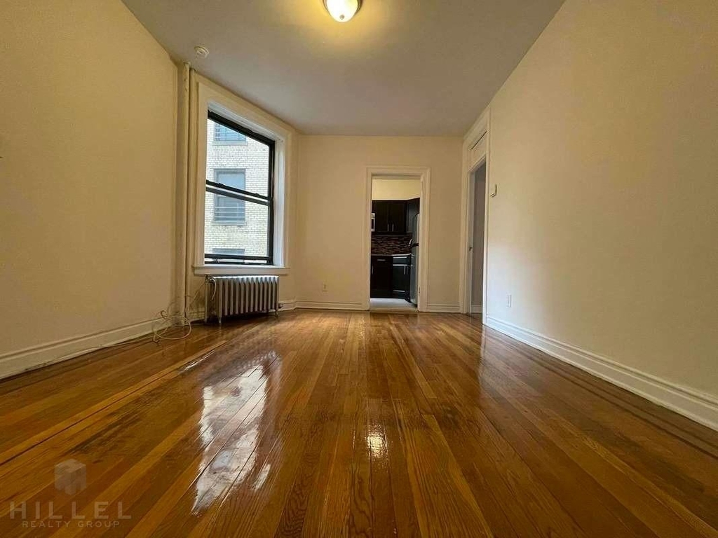 25-21 31st Ave. - Photo 2