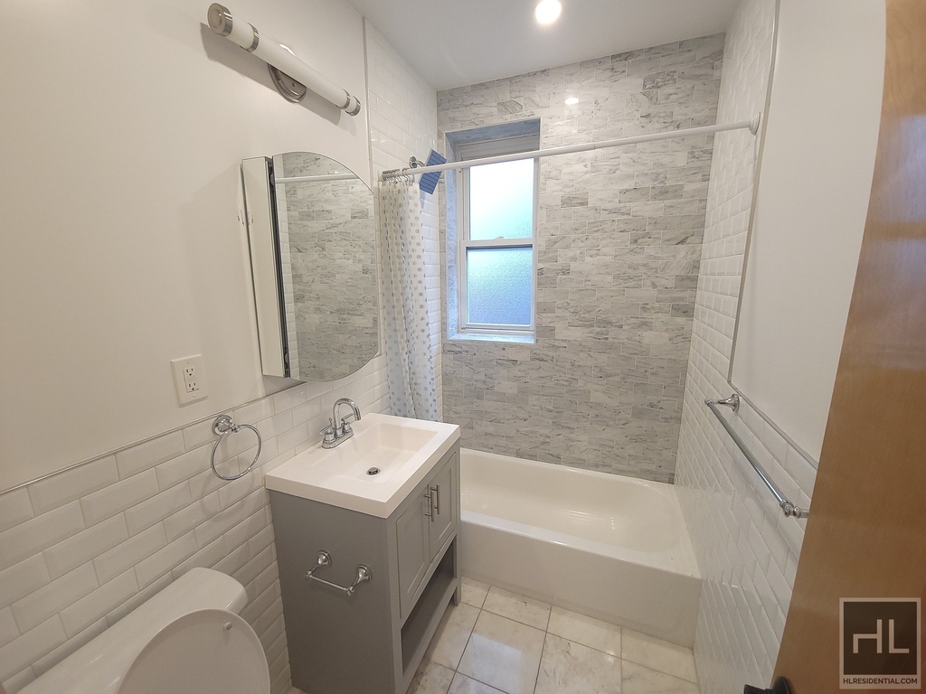 955 Seneca Avenue - Photo 6