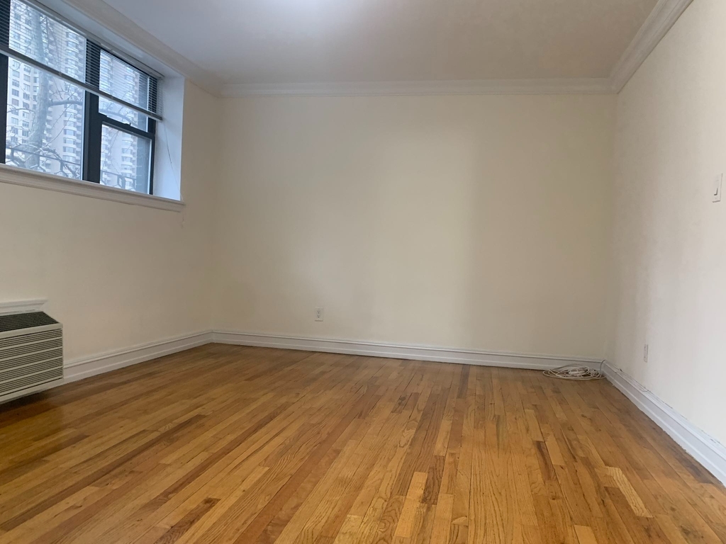 238 East 36th Street - Photo 1