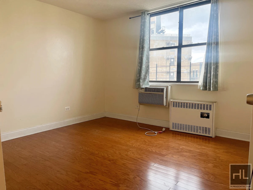 3333 Broadway - Photo 2