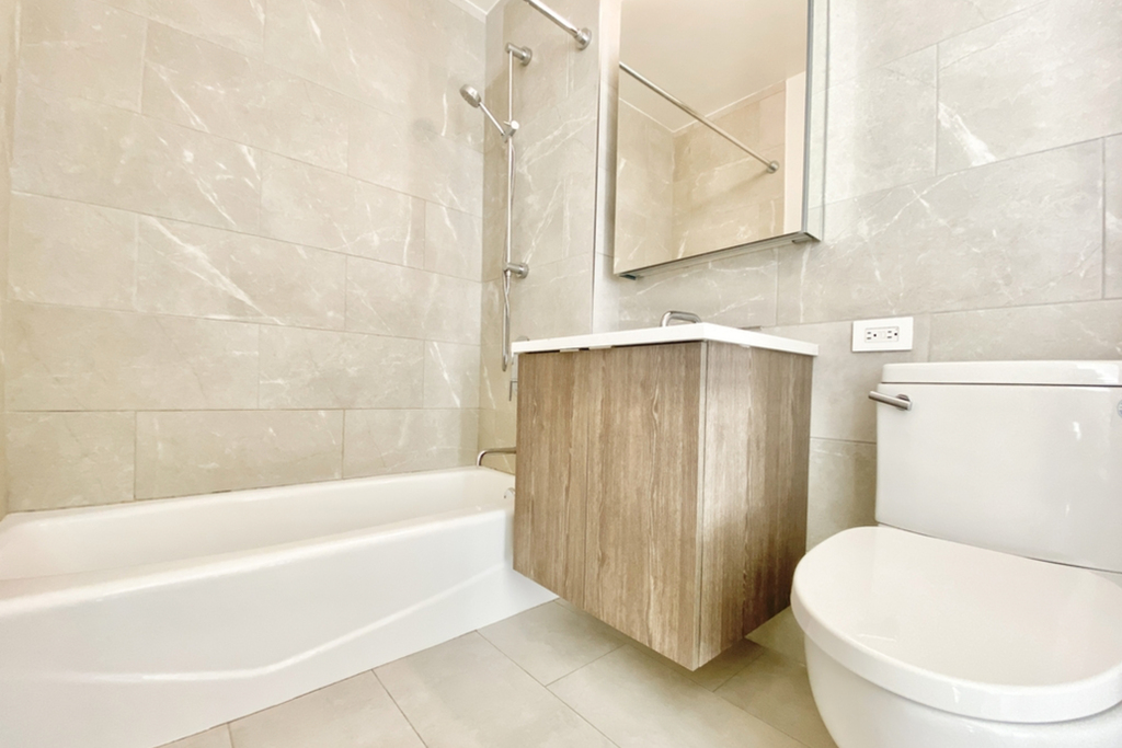 520 West 43rd Street - Photo 6