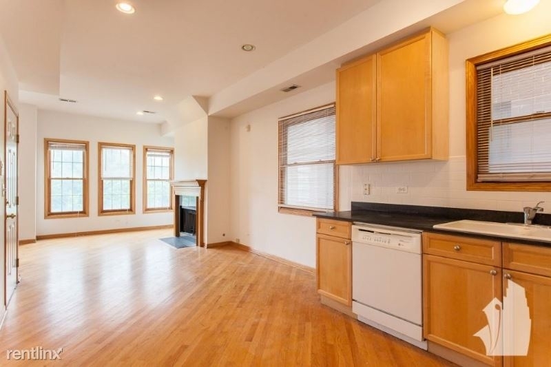 1326 W Diversey Ave 1 - Photo 2