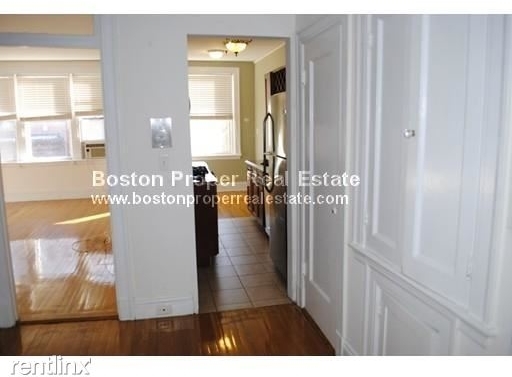 6 Marlborough St Apt 5m - Photo 2