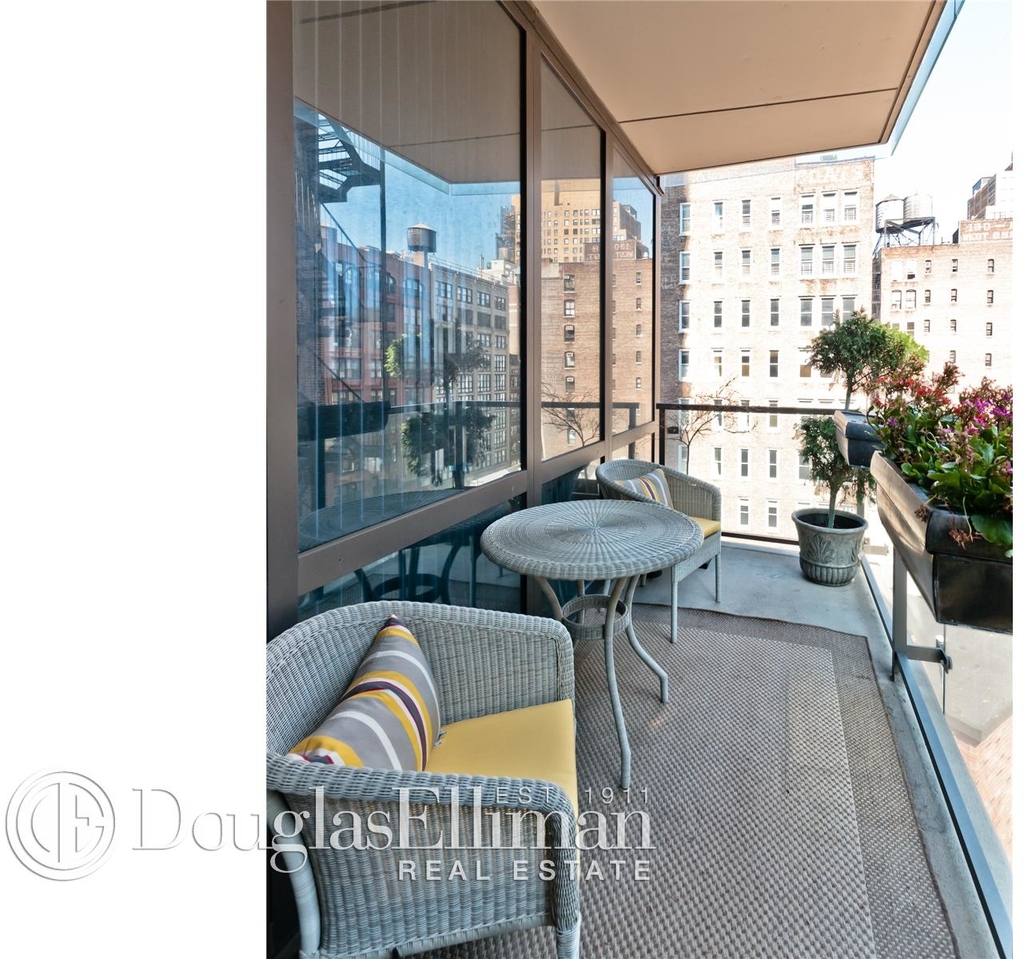 101 West 24th St - Photo 5