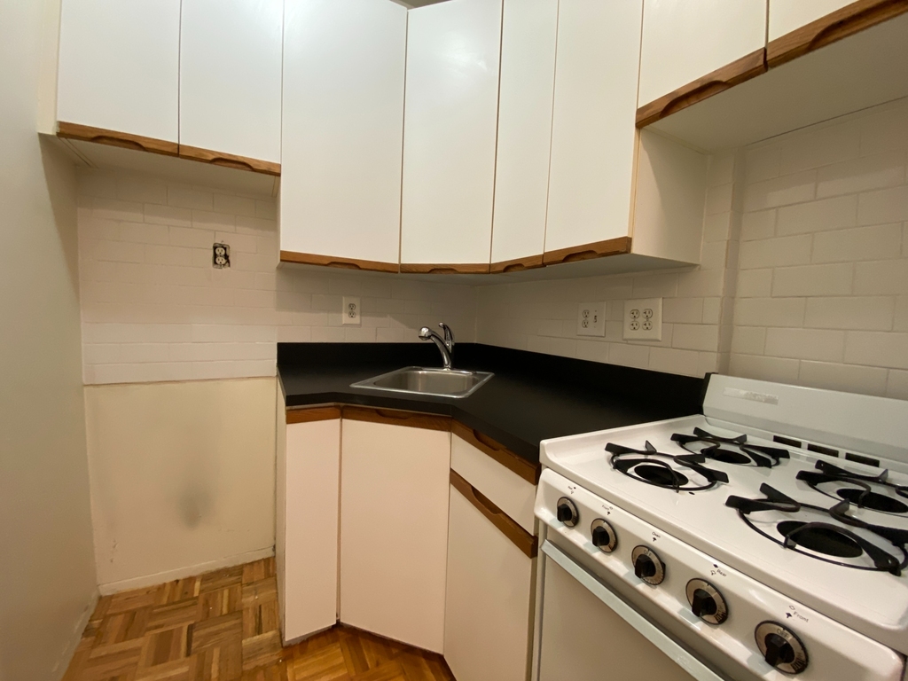 531 East 78th Street - Photo 3