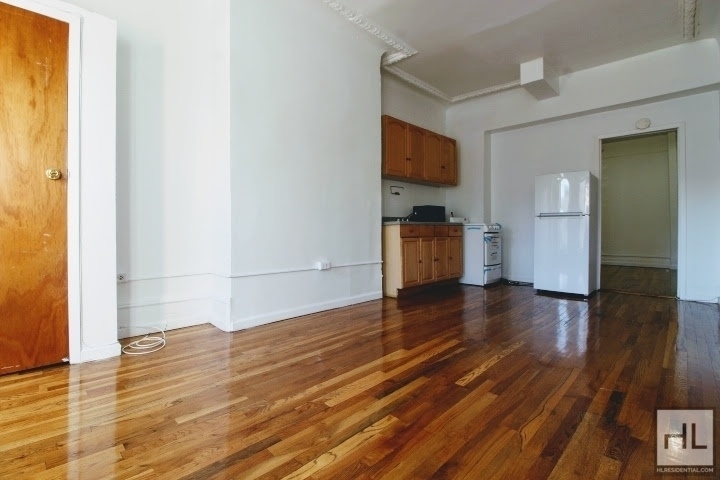 4 Avenue - Photo 1