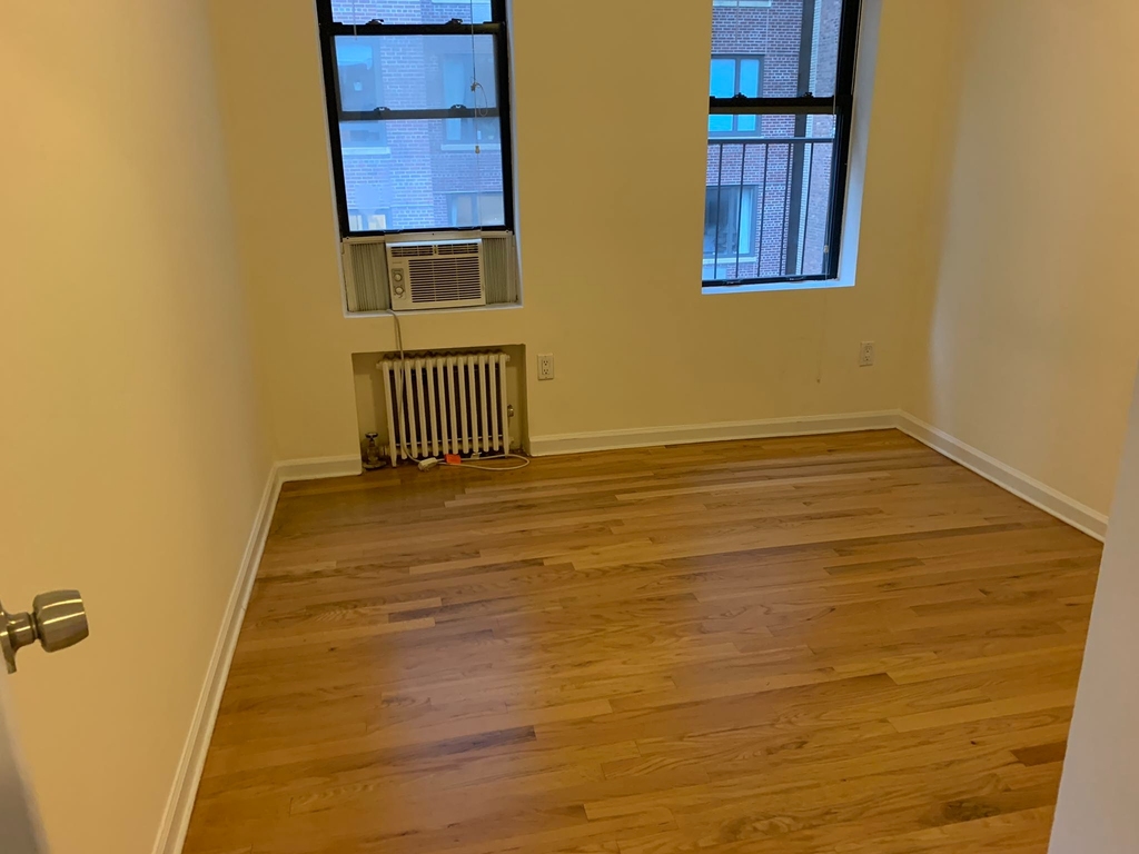 326 East 58th Street - Photo 6