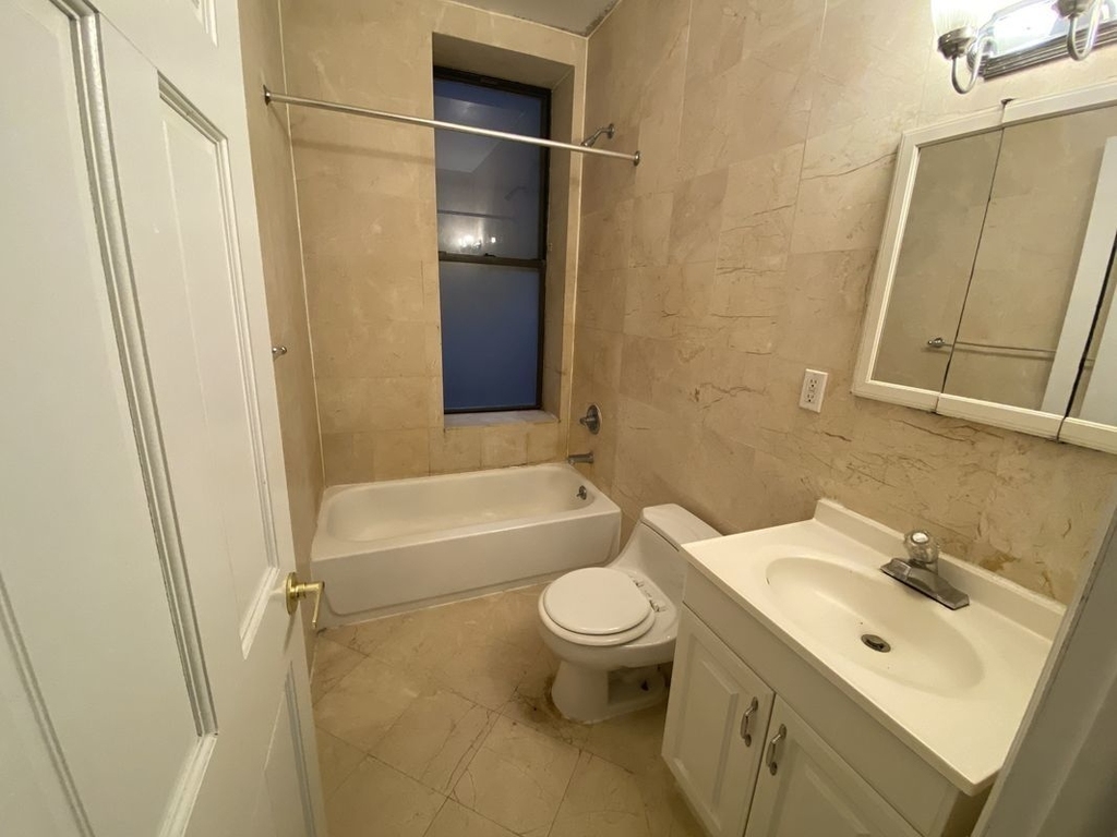 316 West 51st Street - Photo 6