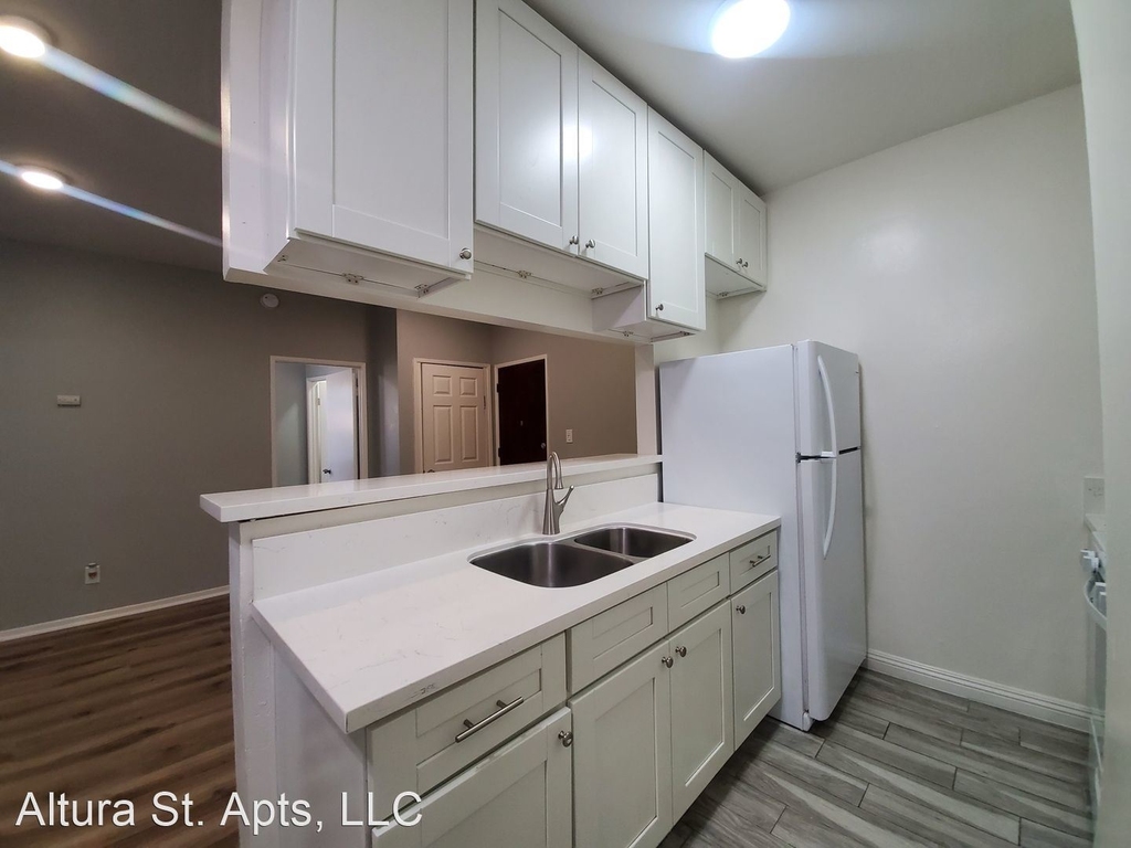 3020 Altura St. - Photo 4