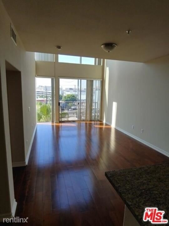 629 Traction Ave Apt 404 - Photo 2