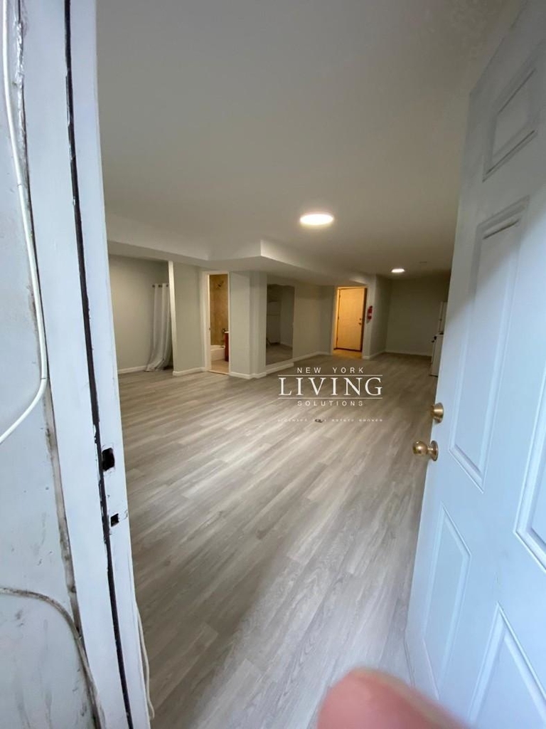 570 Wilson Avenue - Photo 9