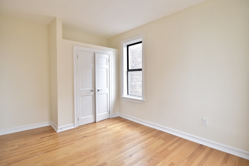 382 Wadsworth Ave - Photo 6