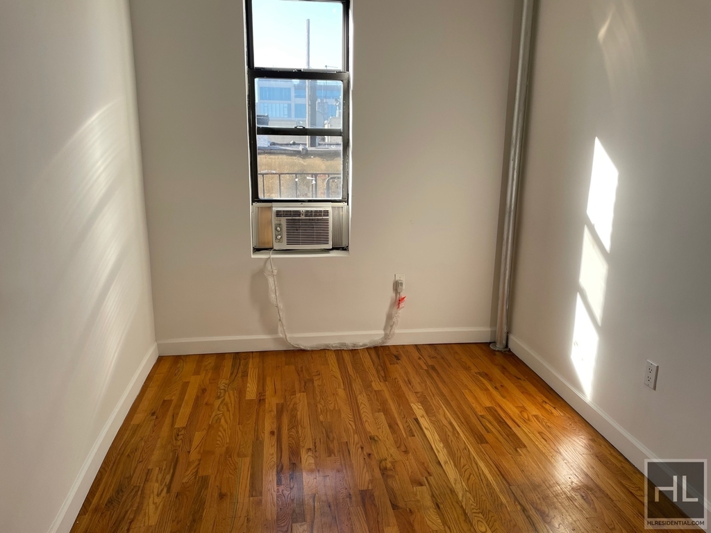 526 Lafayette Avenue - Photo 4