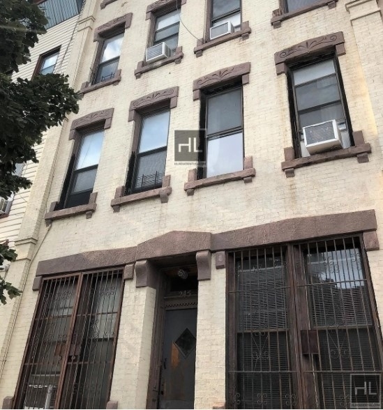 245 Montrose Avenue - Photo 12