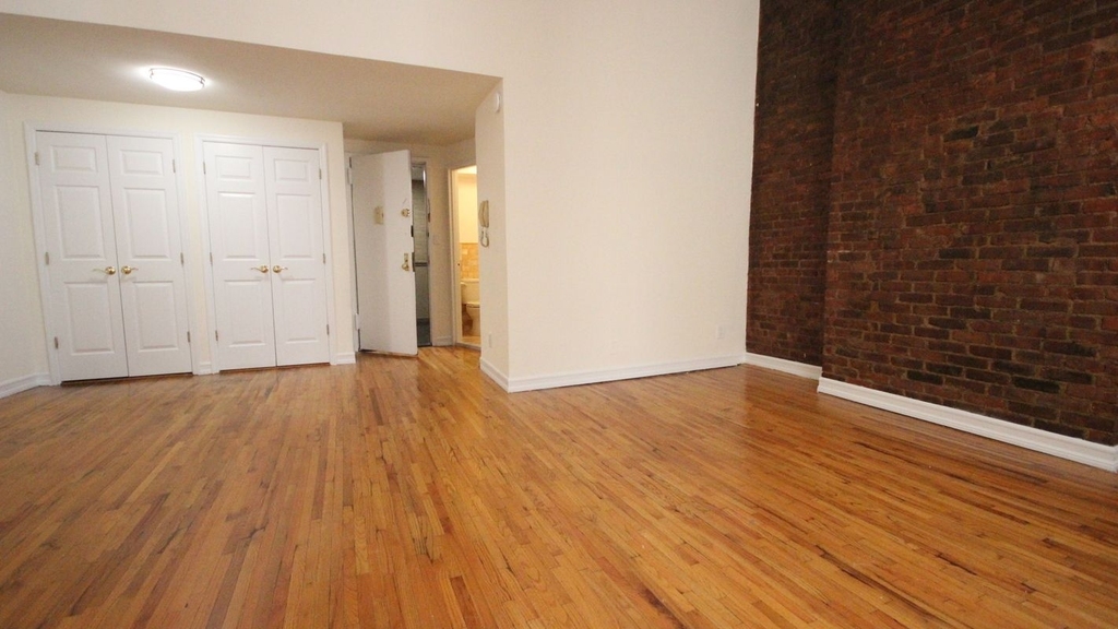 510 West End Avenue - Photo 1