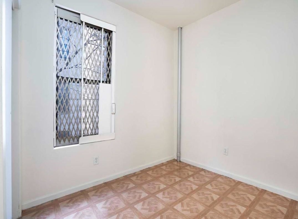 424 East 116th Street - Photo 2