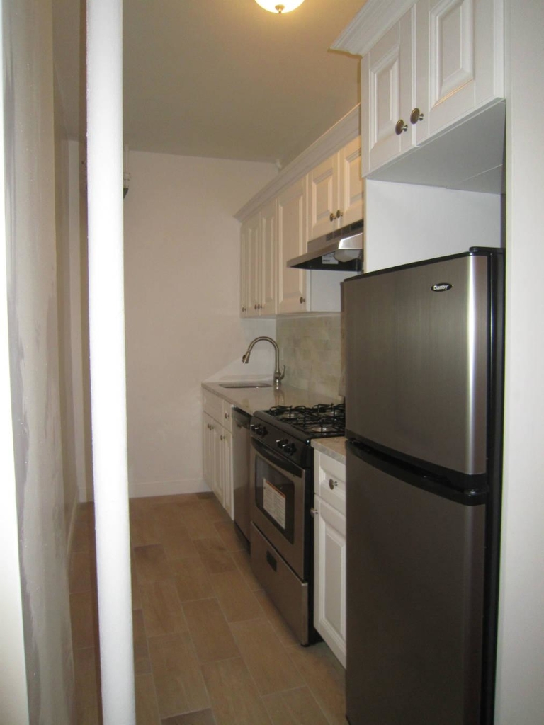 325 W 71st Street - Photo 1