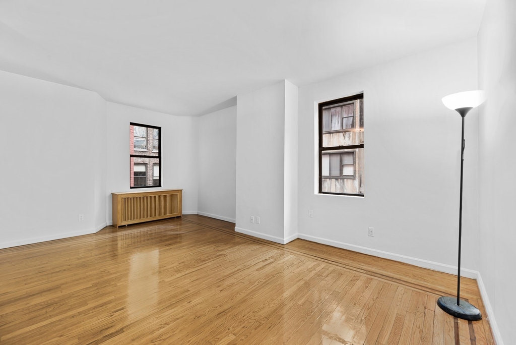 121 Madison Avenue - Photo 2