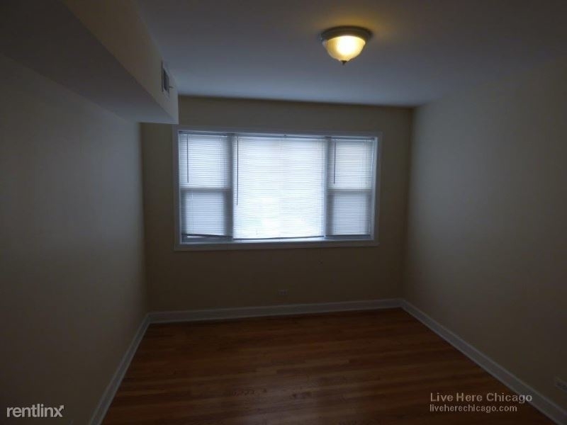 2642 W Foster Ave 105 - Photo 3