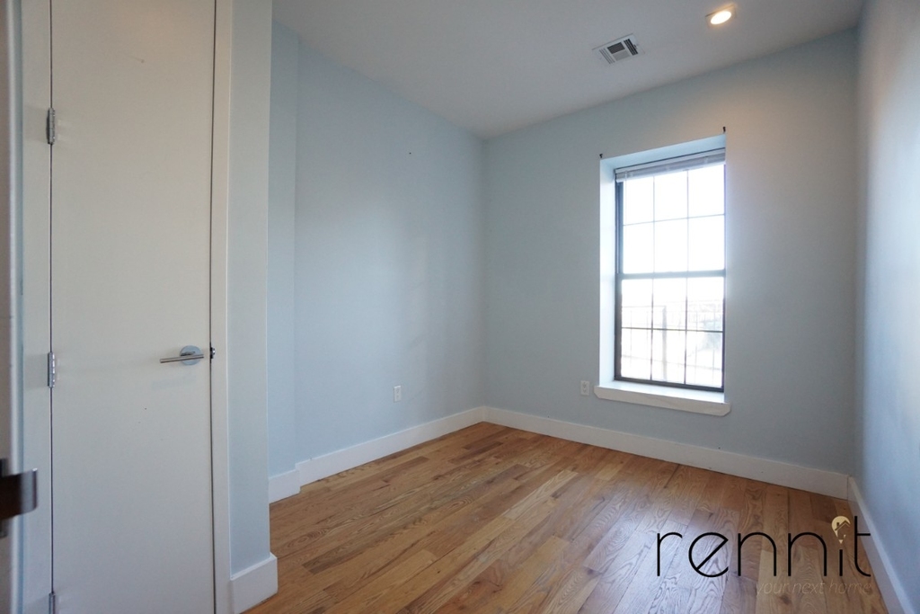 137 Albany Ave - Photo 12