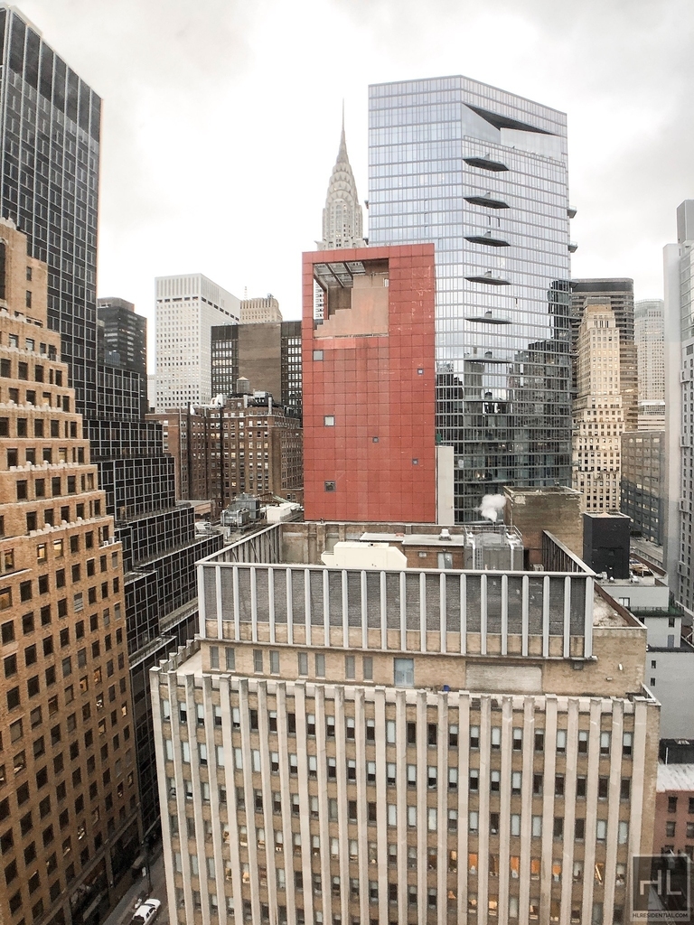 East 43 Street - Photo 3