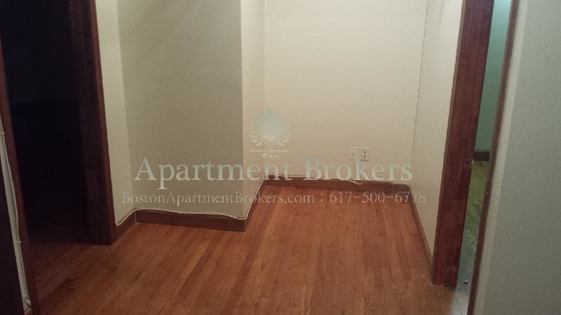 112 Saint Stephen St. - Photo 5