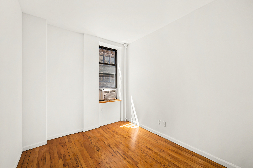 121 Madison Avenue - Photo 3