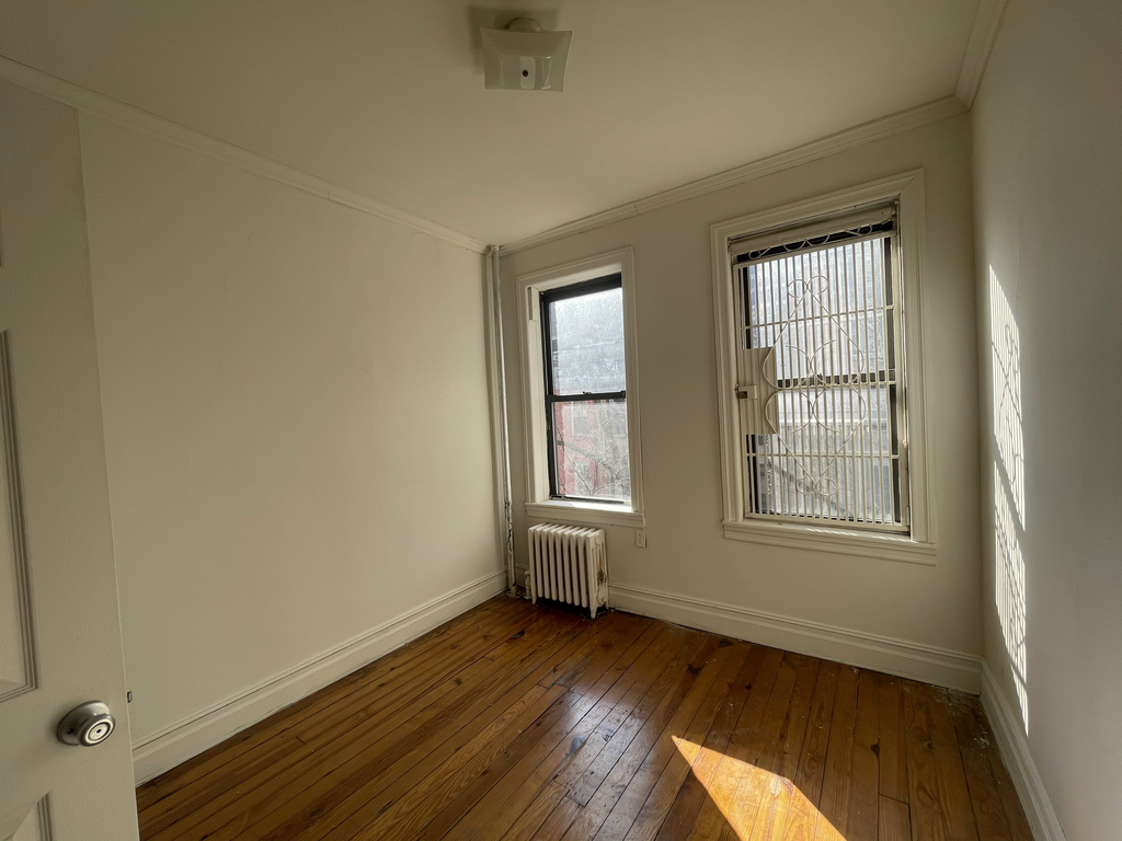 328 East 19th Street - Photo 3