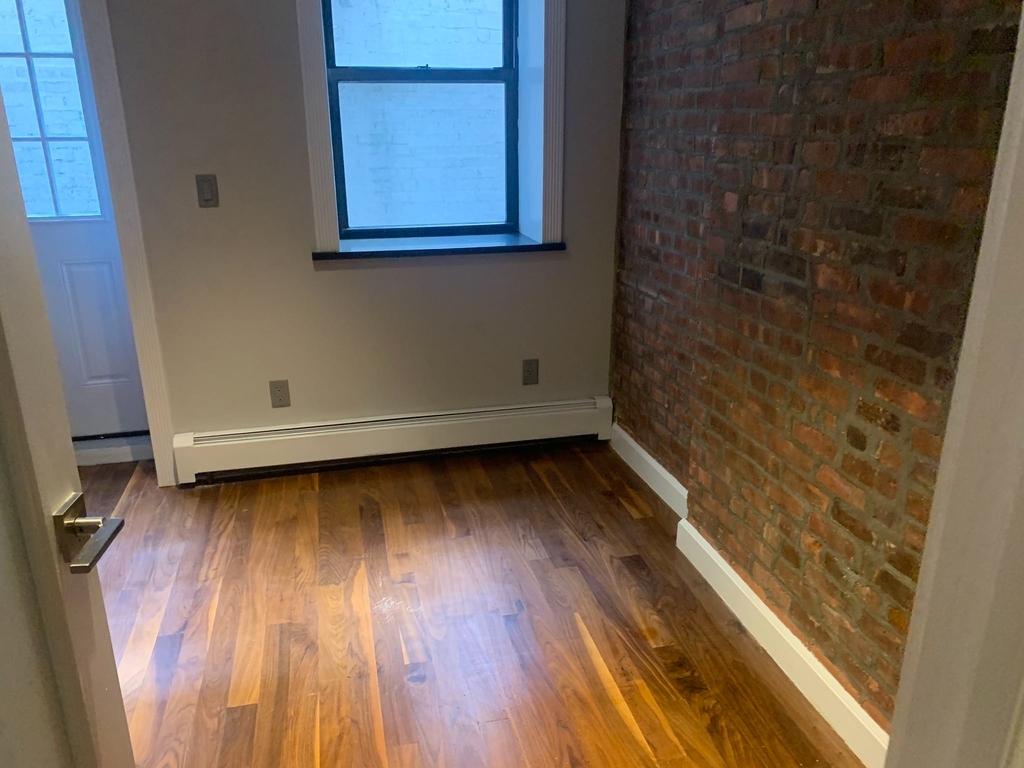 209 East 25th Street - Photo 6